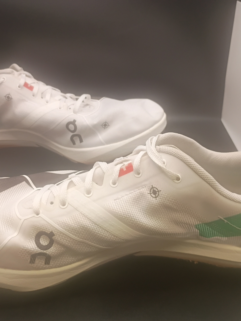 On Cloudspike 10000m Men’s Low Top Lace-Up Sneakers White Size 11.5 JP29.5 - Picture 2 of 11